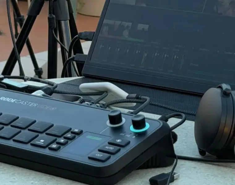 Consola RODECaster Video montada en la azotea